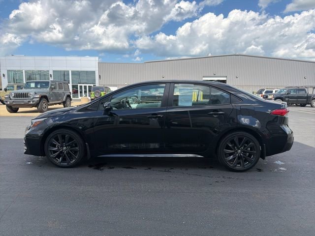 Used 2023 Toyota Corolla SE w/ Carpet Mat Package (TMS) image 4