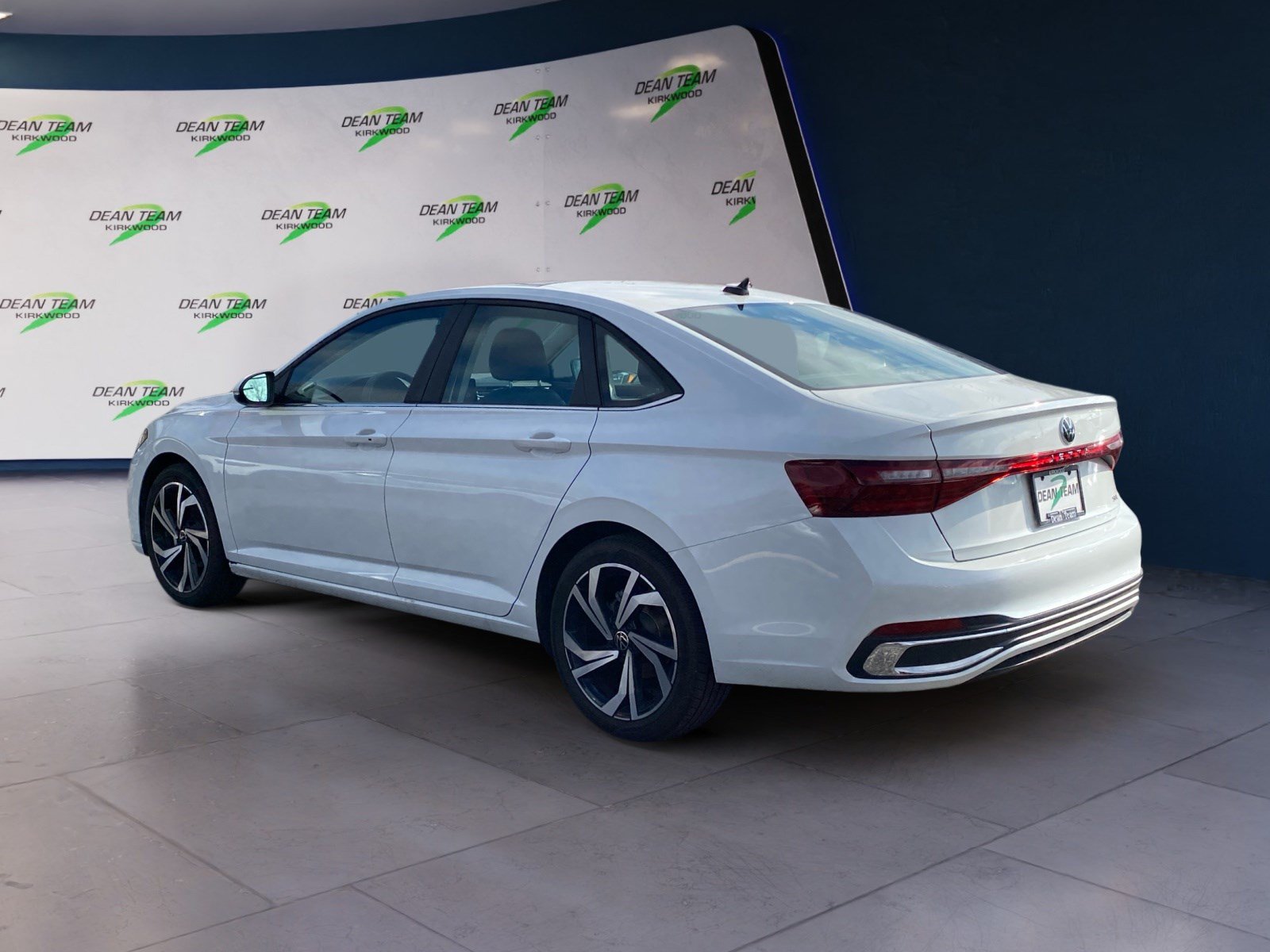 Used 2025 Volkswagen Jetta SEL FWD image 5