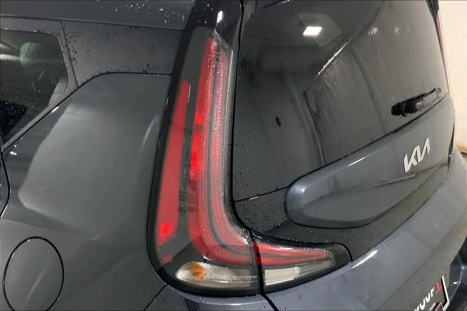 Used 2025 Kia Soul LX w/ LX Technology Package FWD image 28