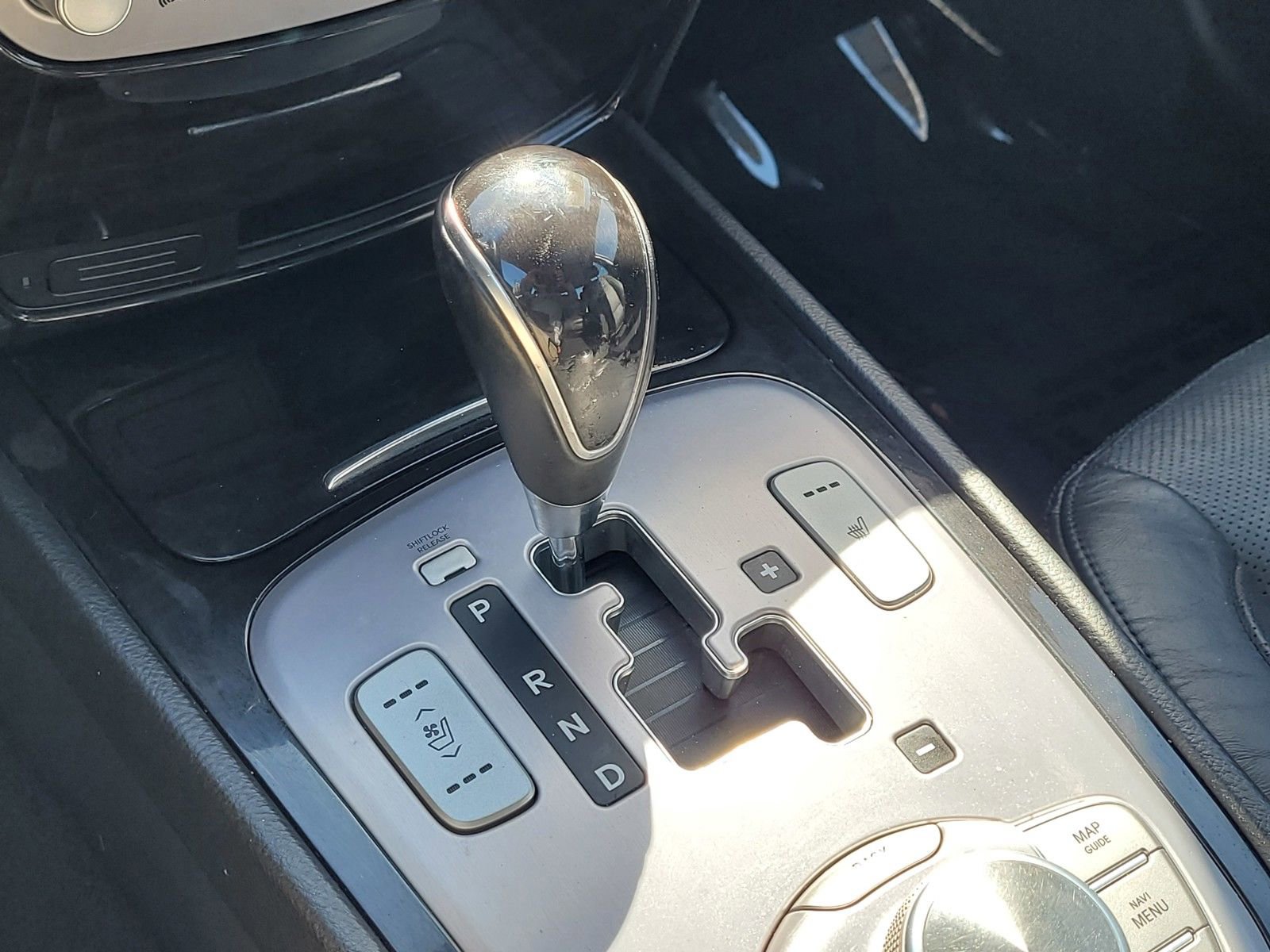 Used 2012 Hyundai Genesis 4.6 image 26