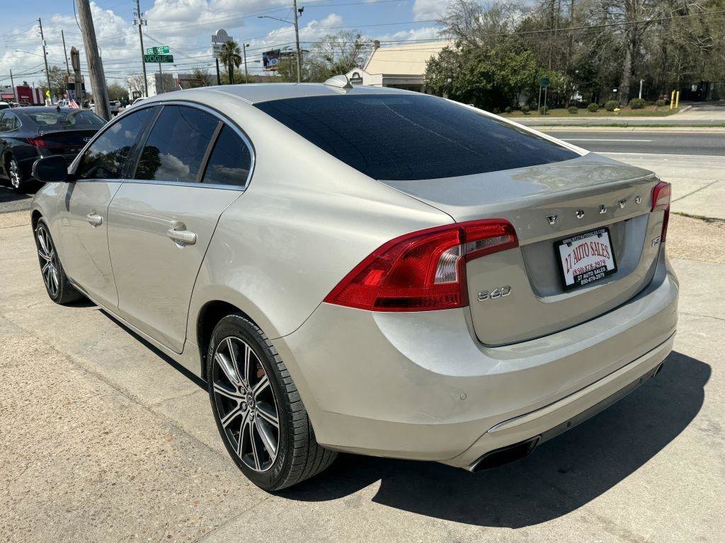 Used 2017 Volvo S60 T5 Inscription Platinum image 7