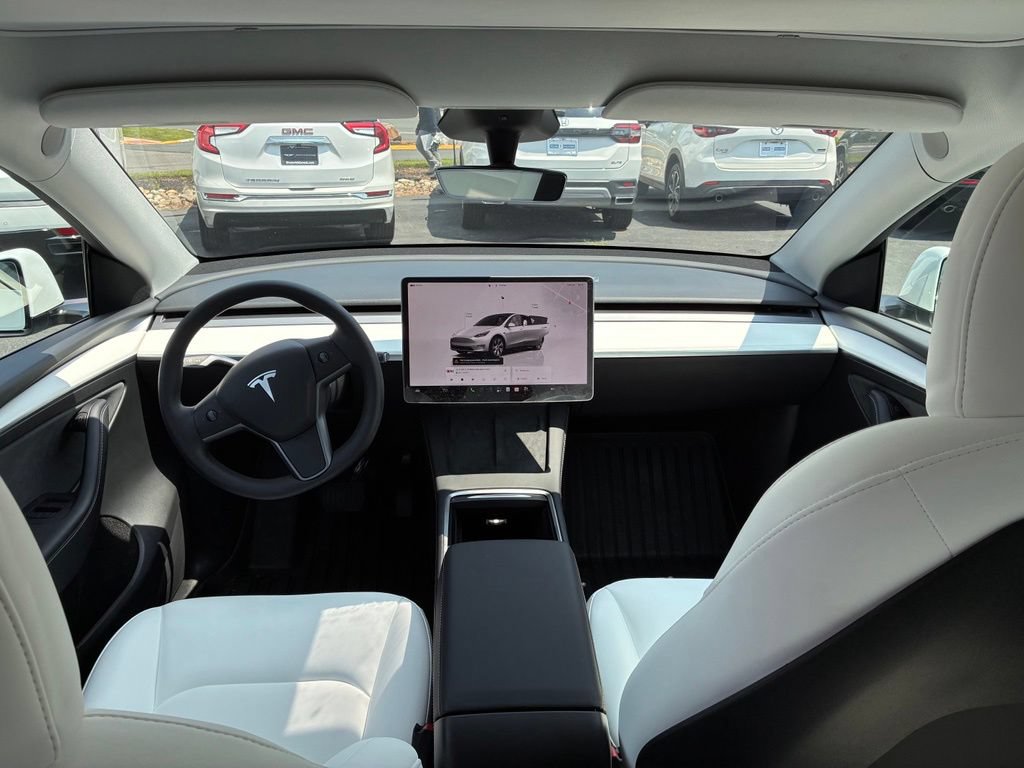 Used 2024 Tesla Model Y Long Range AWD/4WD image 18