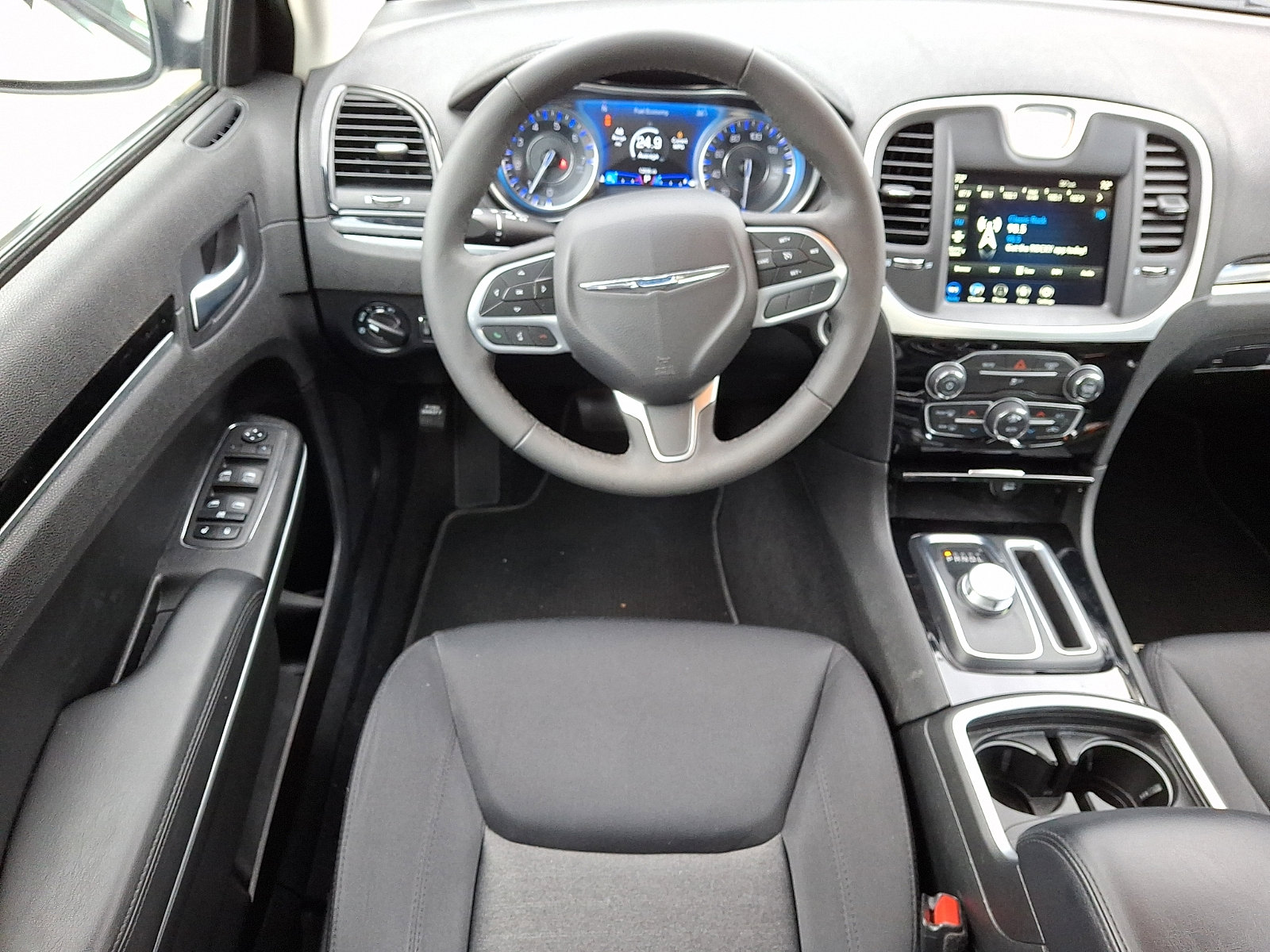 Used 2023 Chrysler 300 Touring w/ Sport Appearance Package image 13