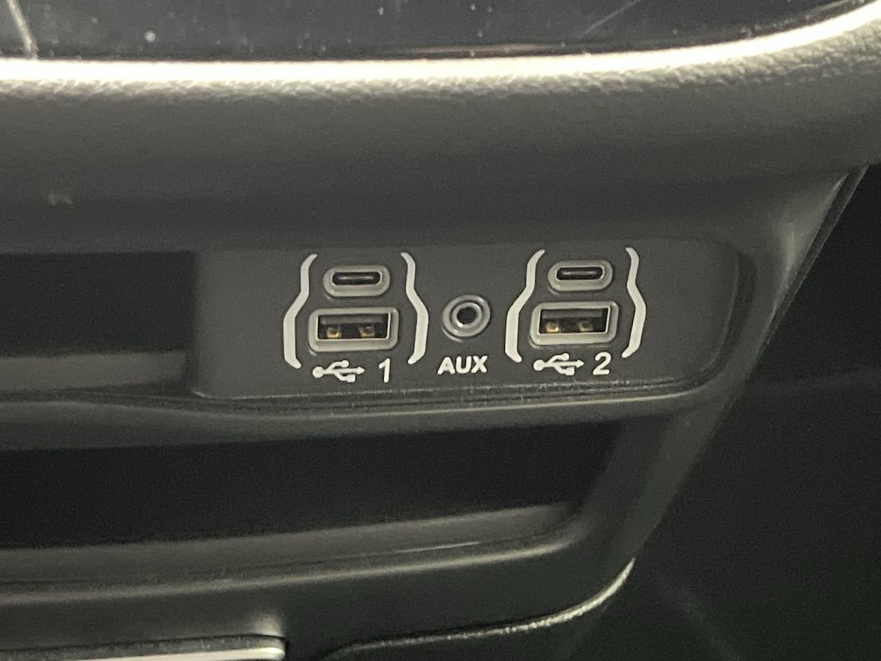 Used 2025 Chrysler Pacifica Select FWD image 24