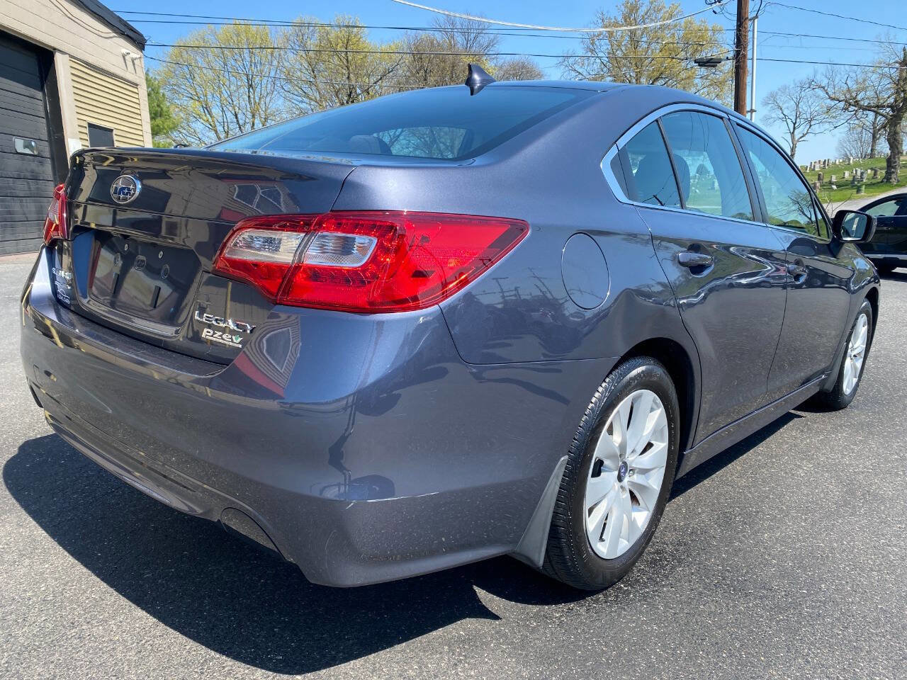 Used 2017 Subaru Legacy 2.5i Premium image 3
