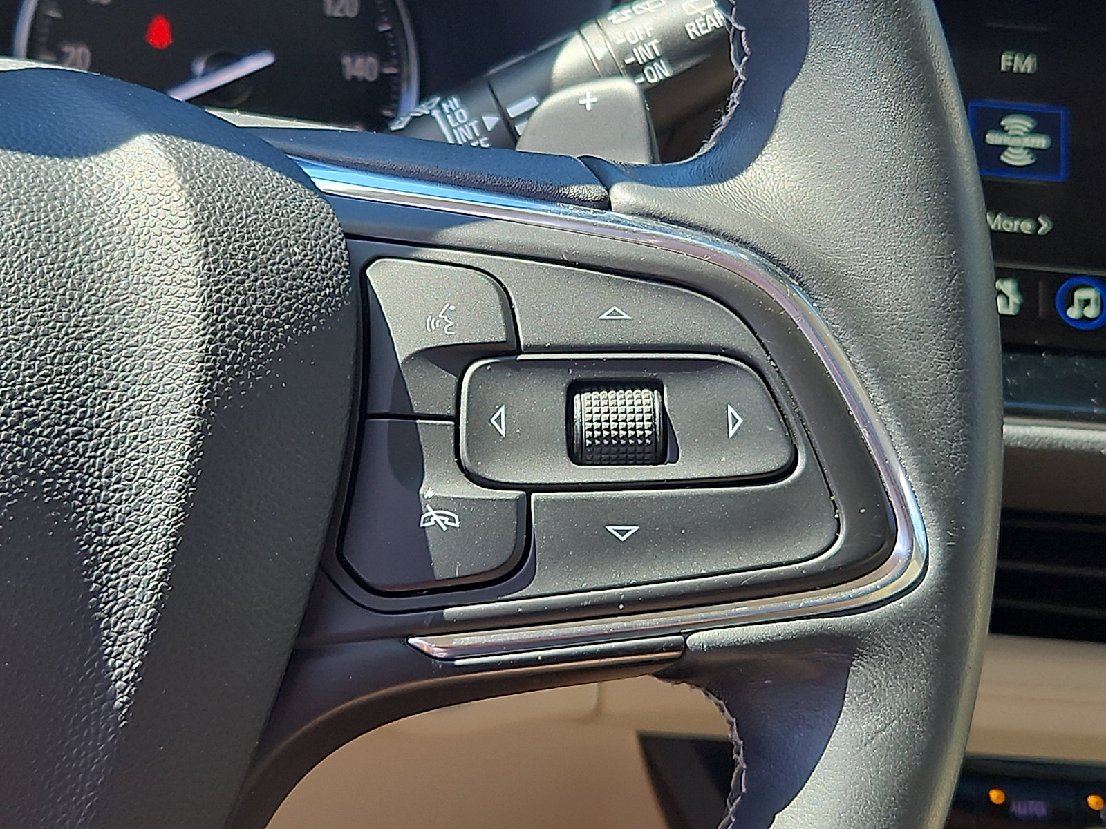Used 2022 Buick Envision Avenir w/ Safety Package AWD/4WD image 23