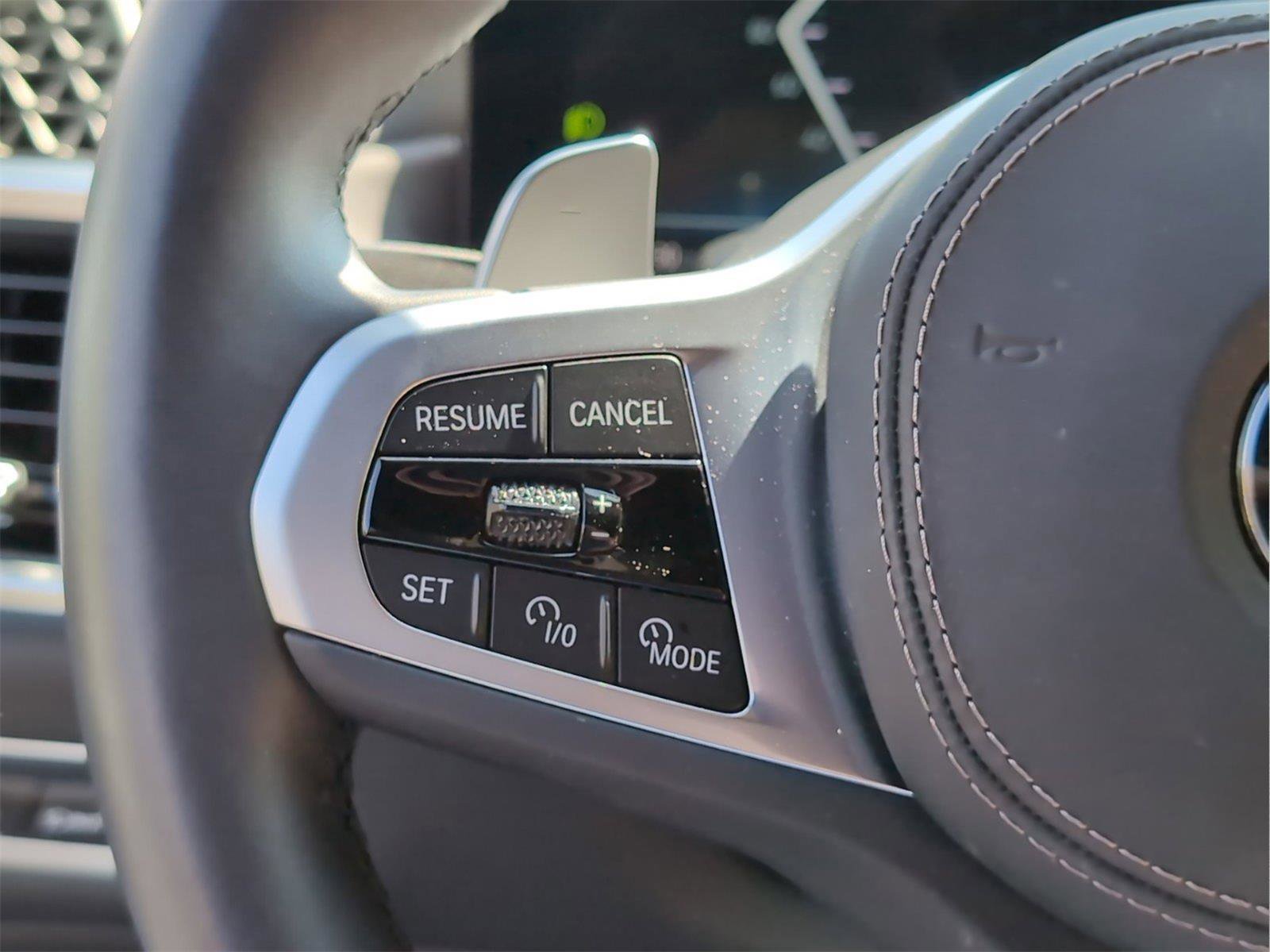 Used 2025 BMW X7 xDrive40i w/ Executive Package image 29