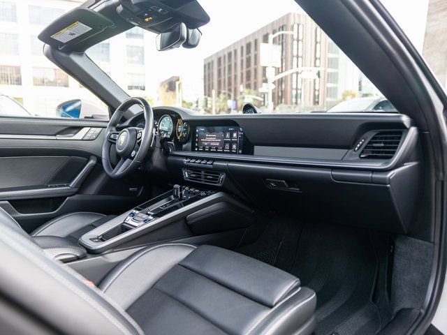 Certified 2022 Porsche 911 Targa 4S w/ Premium Package image 51