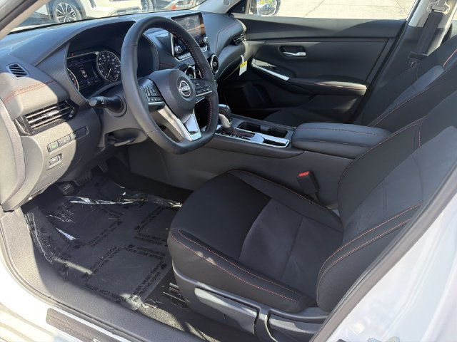 Certified 2025 Nissan Sentra SR FWD image 11