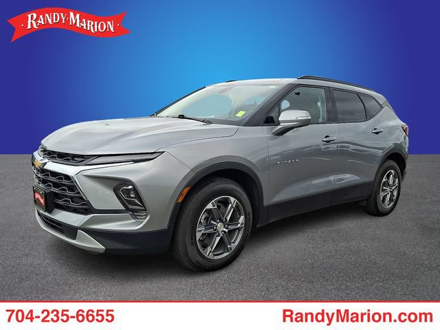 Used 2025 Chevrolet Blazer LT w/ Sound & Technology Package FWD image 1