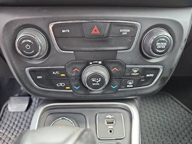 Used 2020 Jeep Compass Latitude w/ Cold Weather Group AWD/4WD image 26
