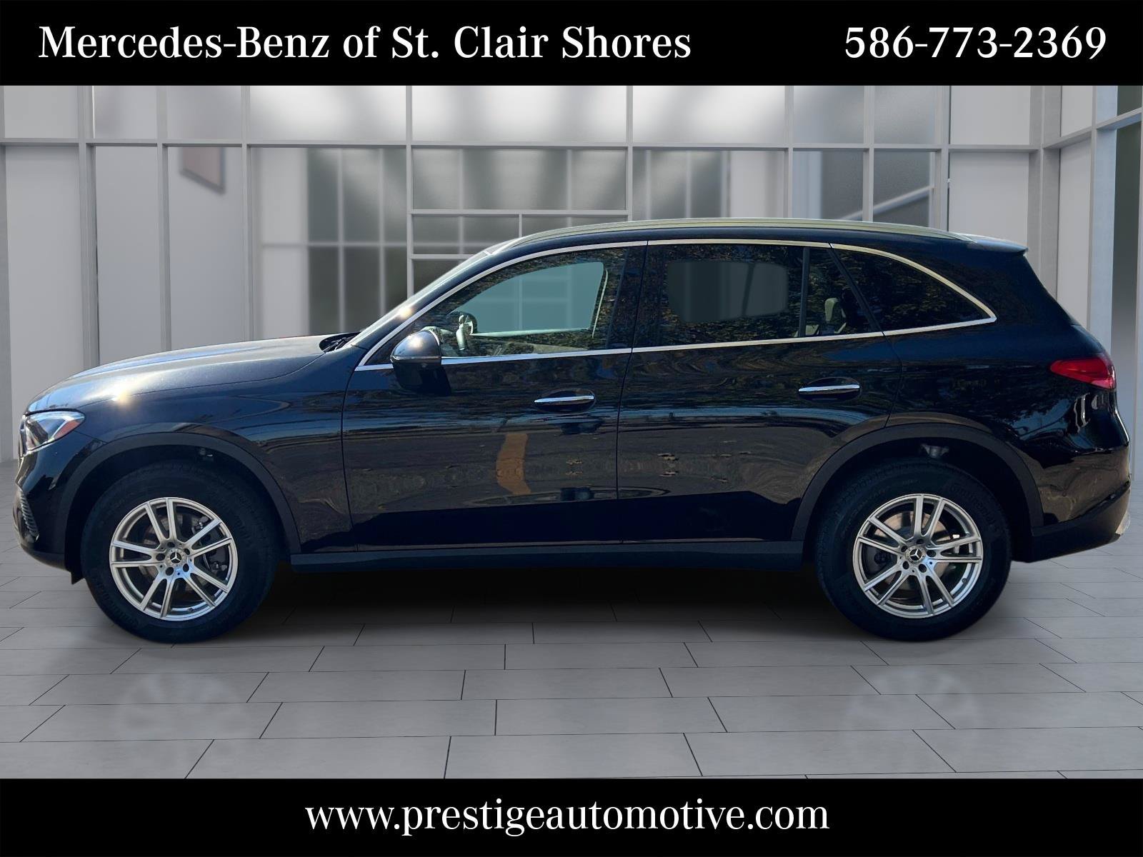 Used 2023 Mercedes-Benz GLC 300 4MATIC image 2