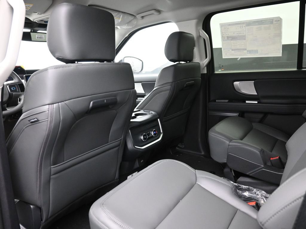 New 2026 Ford Expedition Active image 25
