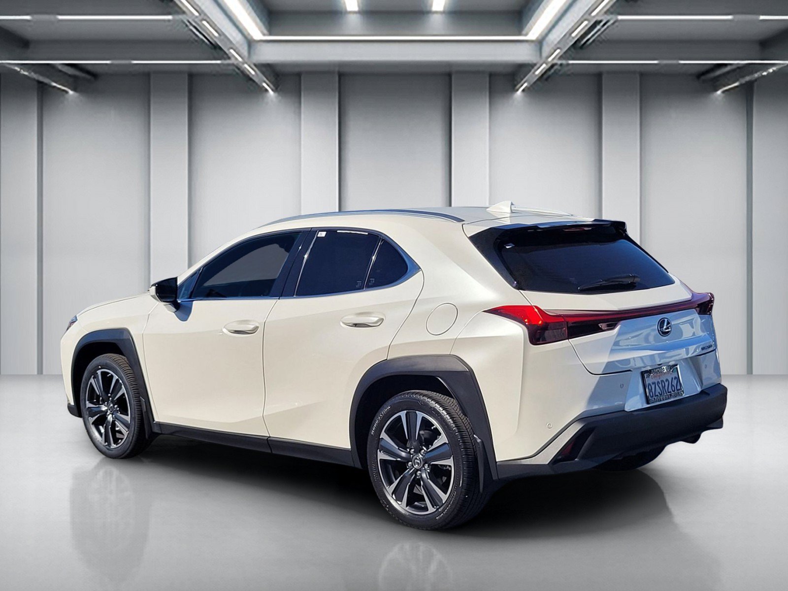 Certified 2022 Lexus UX 200 w/ Accessory Package (Z2) FWD image 7
