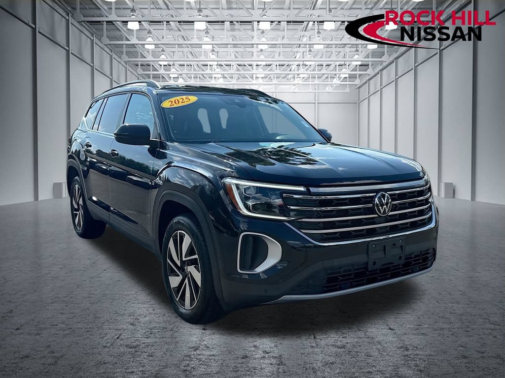 Used 2025 Volkswagen Atlas SE AWD/4WD image 1