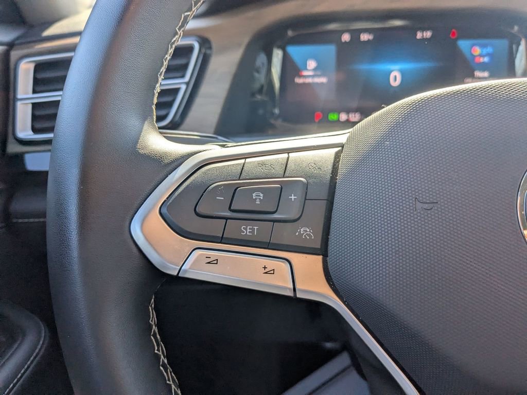 Used 2025 Volkswagen Atlas SE image 15