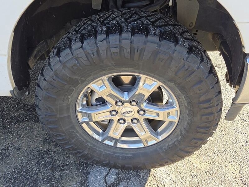 Used 2023 Ford F150 Lariat w/ Trailer Tow Package image 17
