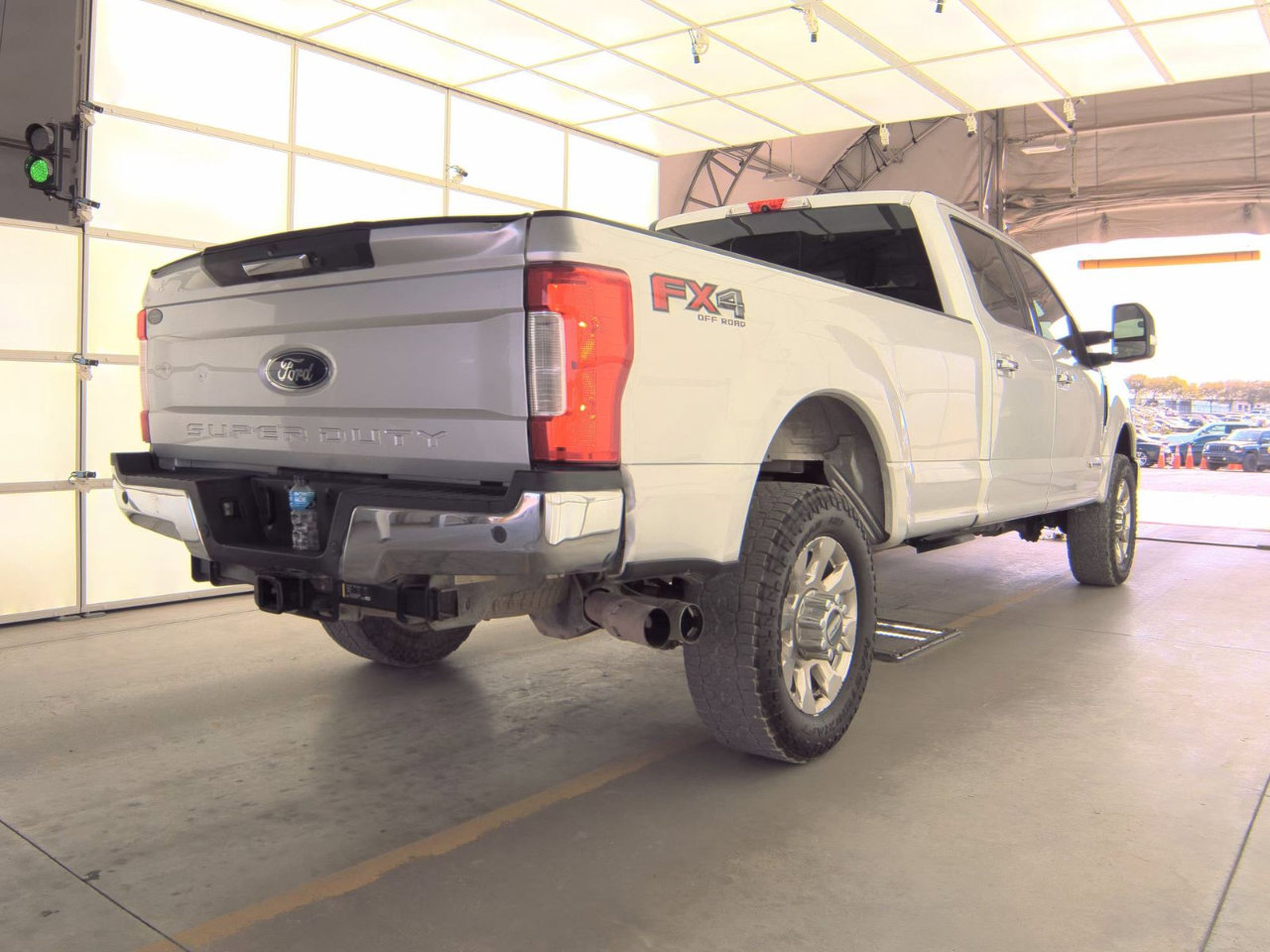 Used 2017 Ford F250 Lariat image 3