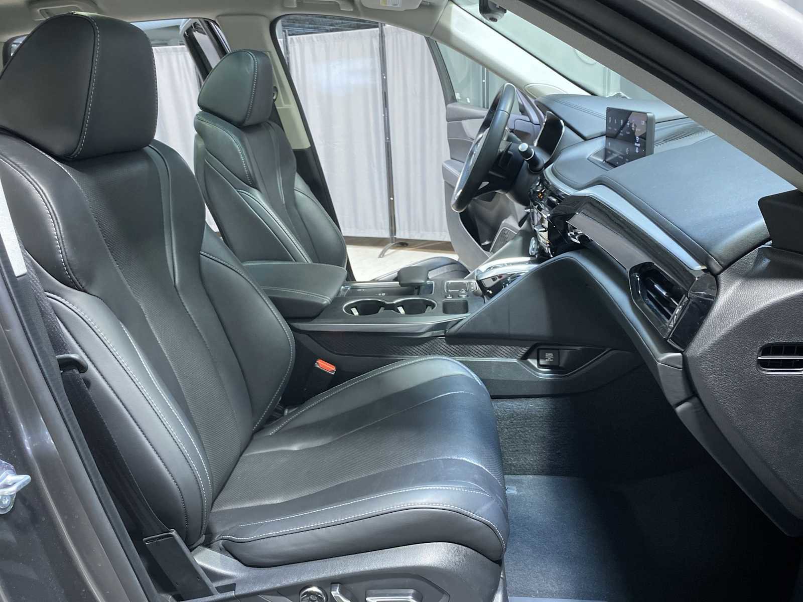 Used 2023 Acura MDX SH-AWD w/ Technology Package image 14