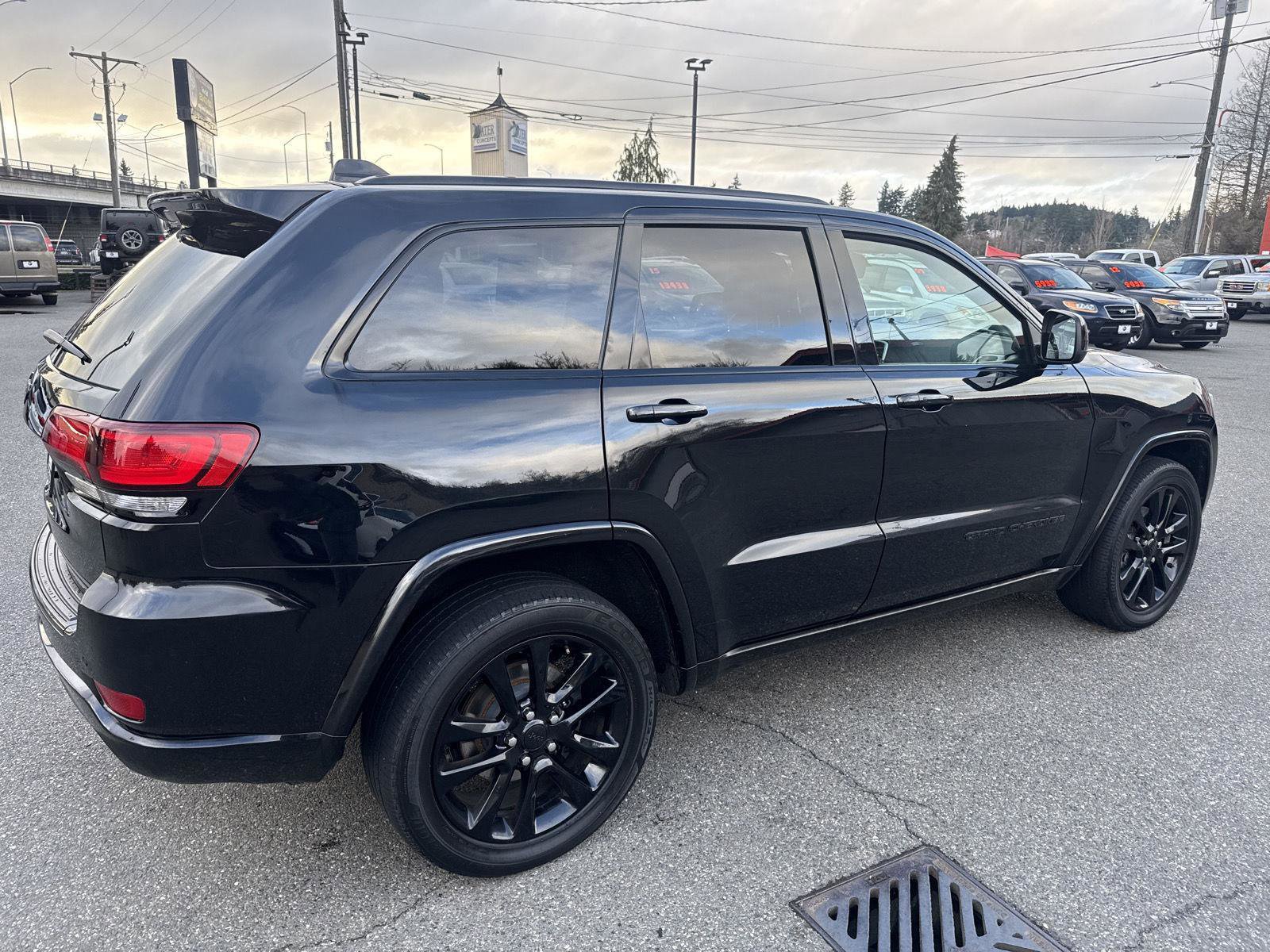 Used 2018 Jeep Grand Cherokee Altitude image 6