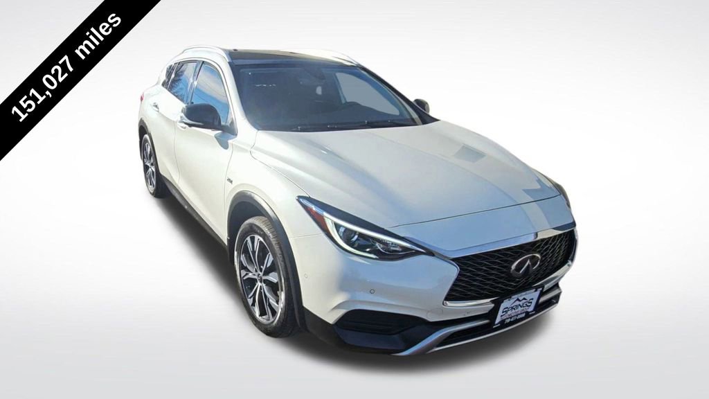 Used 2019 INFINITI QX30 Premium w/ Navigation Package image 3
