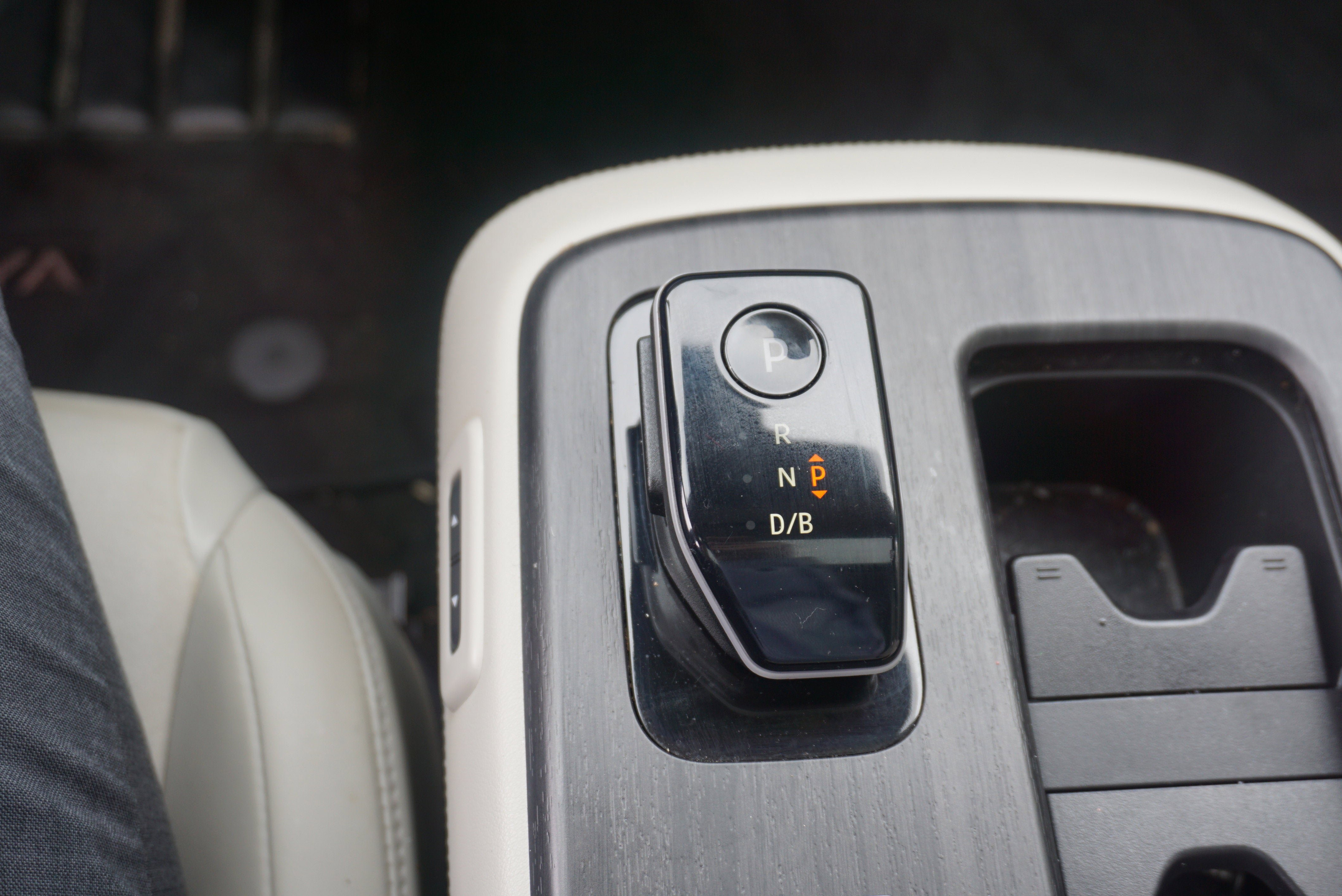 Used 2023 Nissan Ariya AWD image 11