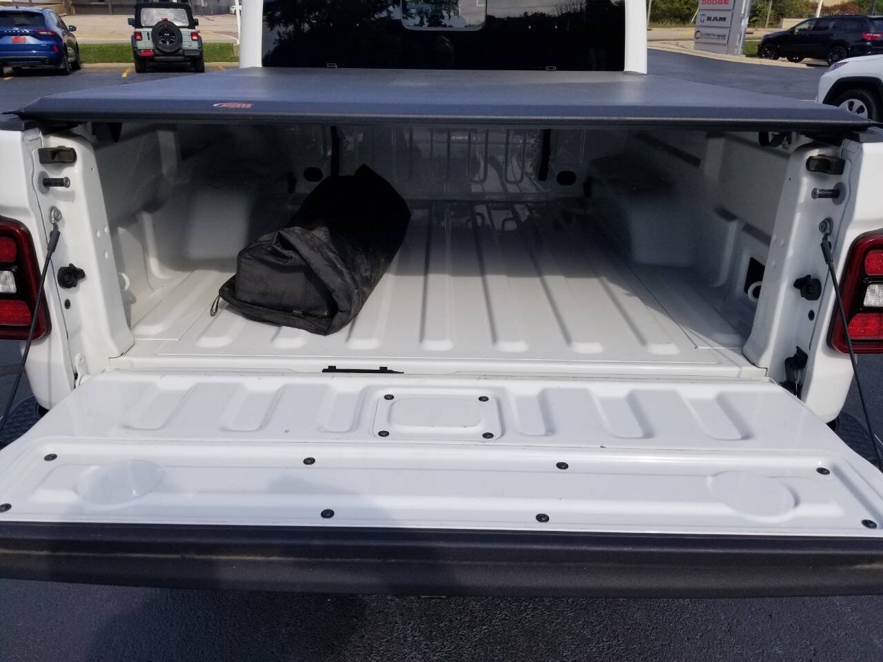 Used 2021 Jeep Gladiator Overland AWD/4WD image 9