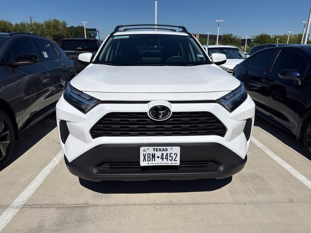 Used 2025 Toyota RAV4 XLE w/ Convenience Package FWD image 3