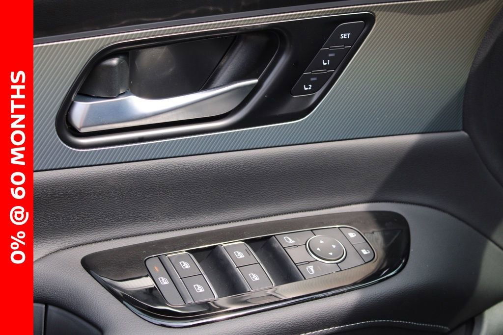 New 2025 Nissan Murano SL image 13