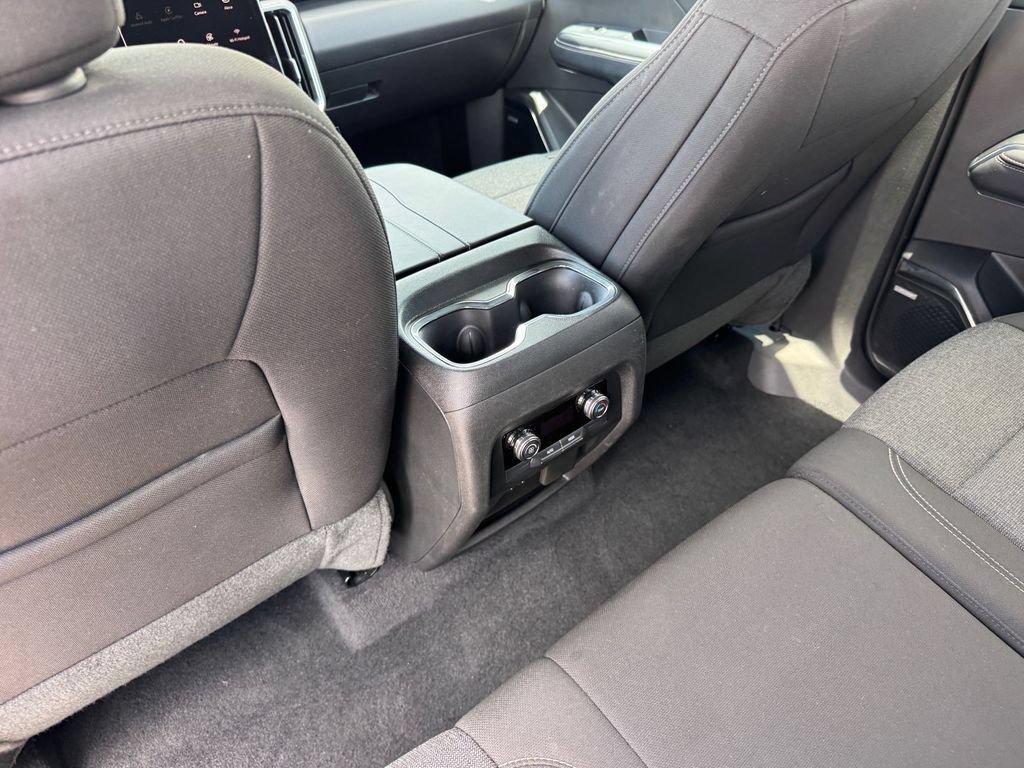 Used 2025 GMC Acadia Elevation AWD/4WD image 17