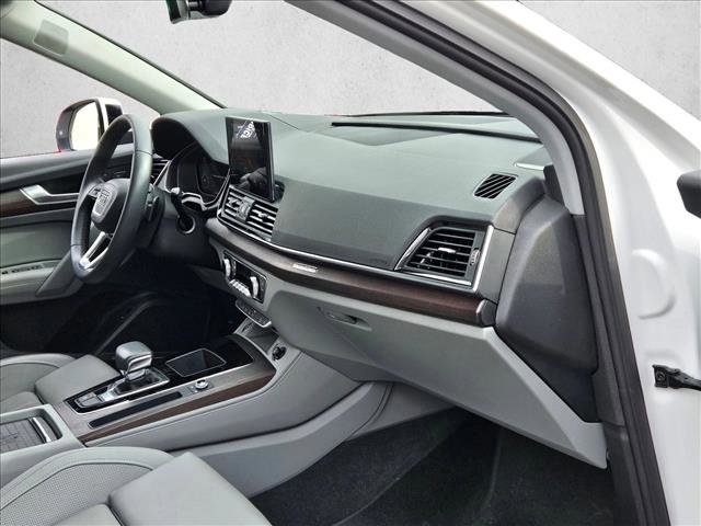 Used 2023 Audi Q5 2.0T Prestige w/ Prestige Package image 24