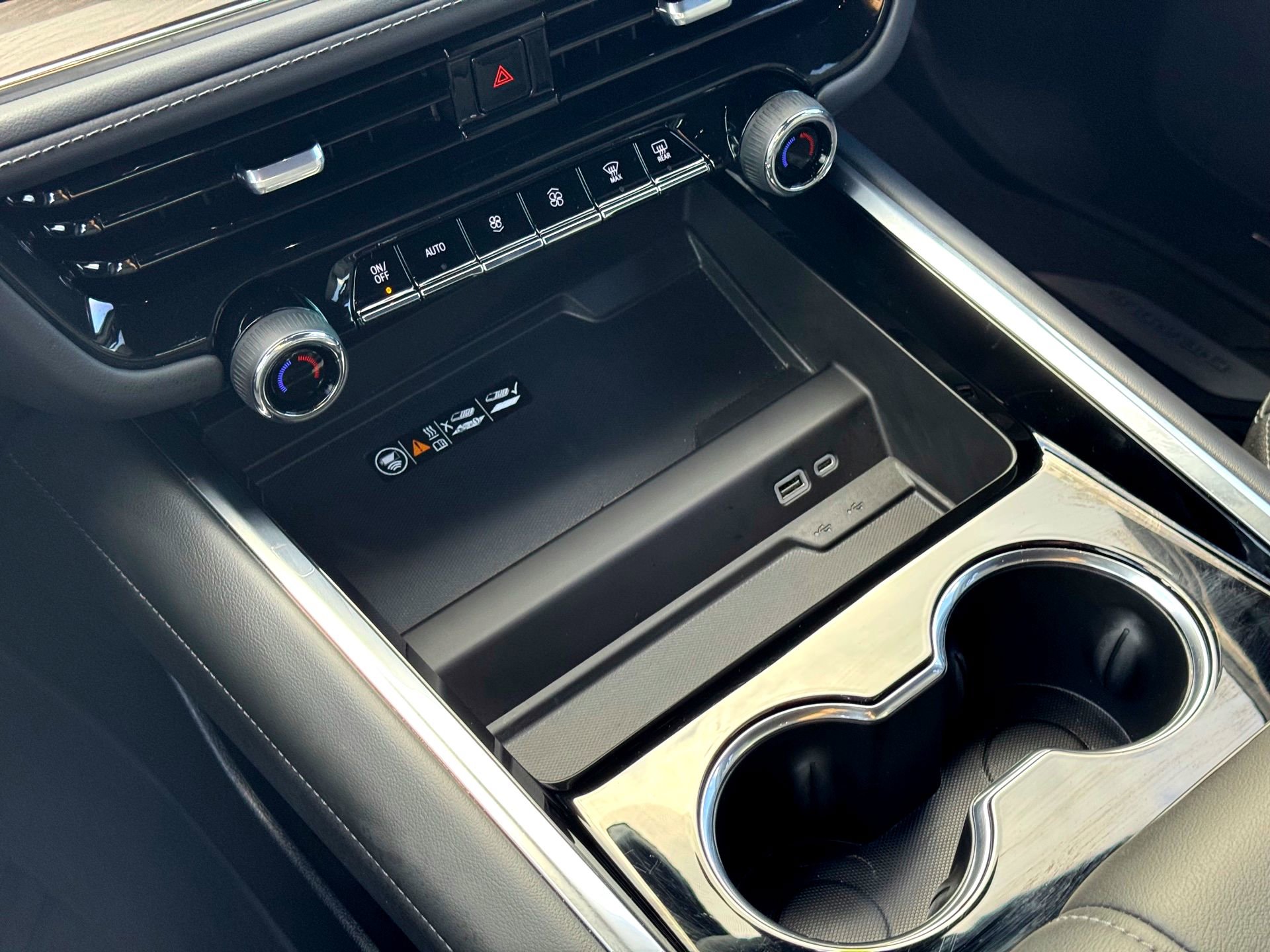 Used 2026 Chevrolet Tahoe Z71 w/ Comfort Package image 27