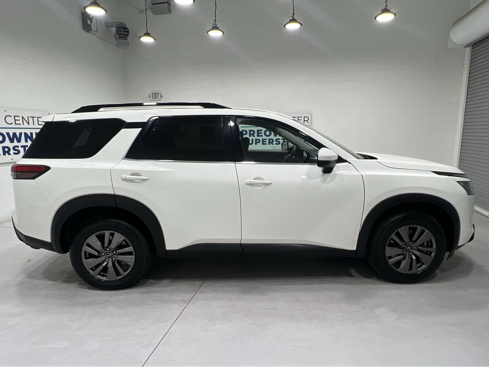 Used 2025 Nissan Pathfinder SV AWD/4WD image 9
