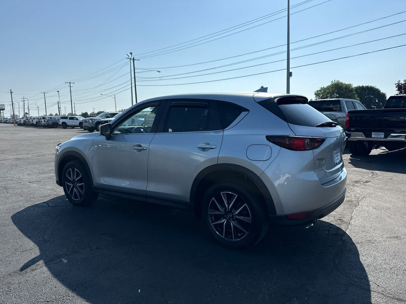 Used 2018 MAZDA CX-5 Touring w/ Preferred Equipment Package AWD/4WD image 3