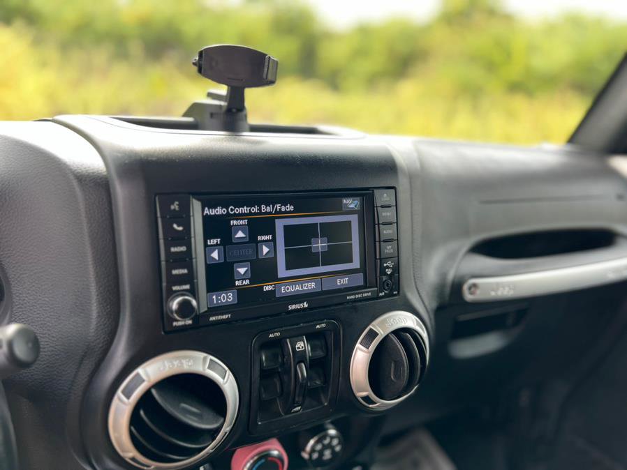 Used 2018 Jeep Wrangler Unlimited Sahara image 22