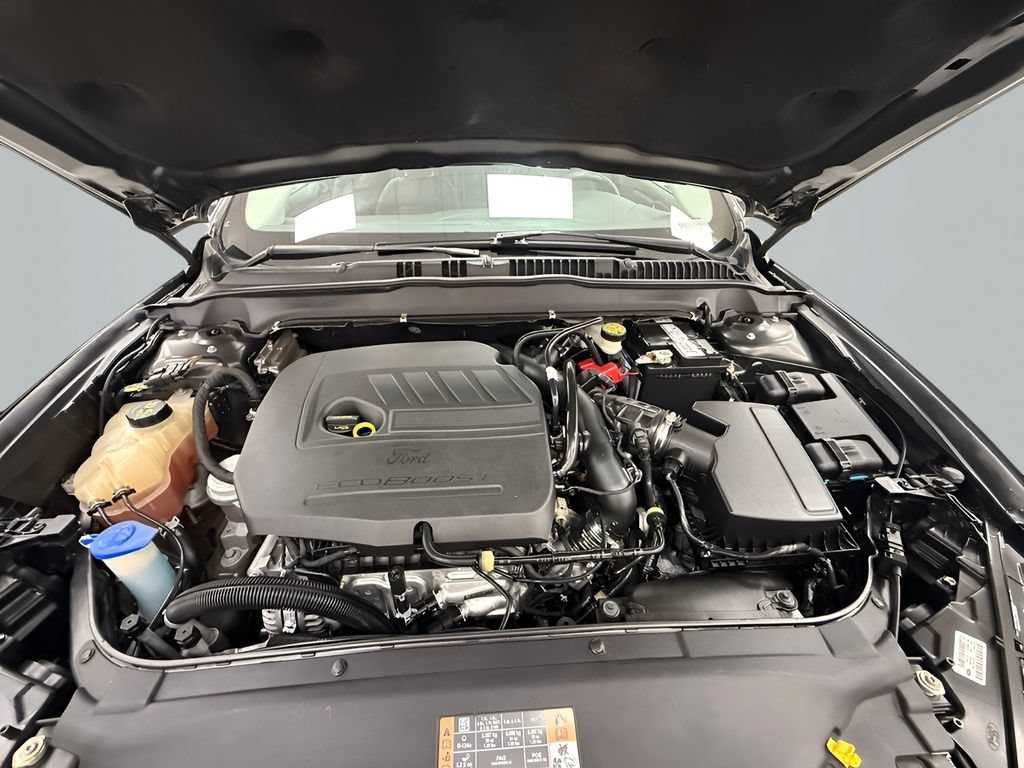 Used 2015 Ford Fusion SE w/ Equipment Group 202A FWD image 21