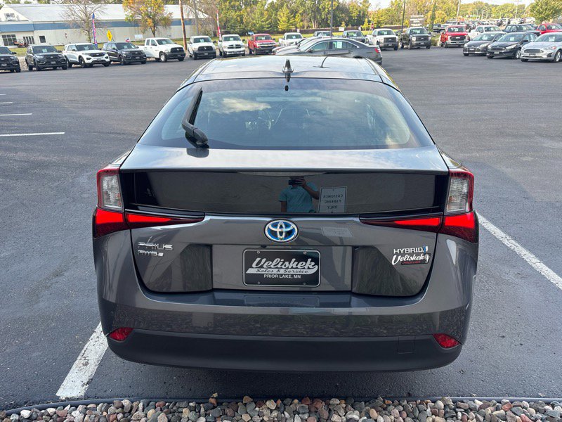 Used 2020 Toyota Prius LE image 4