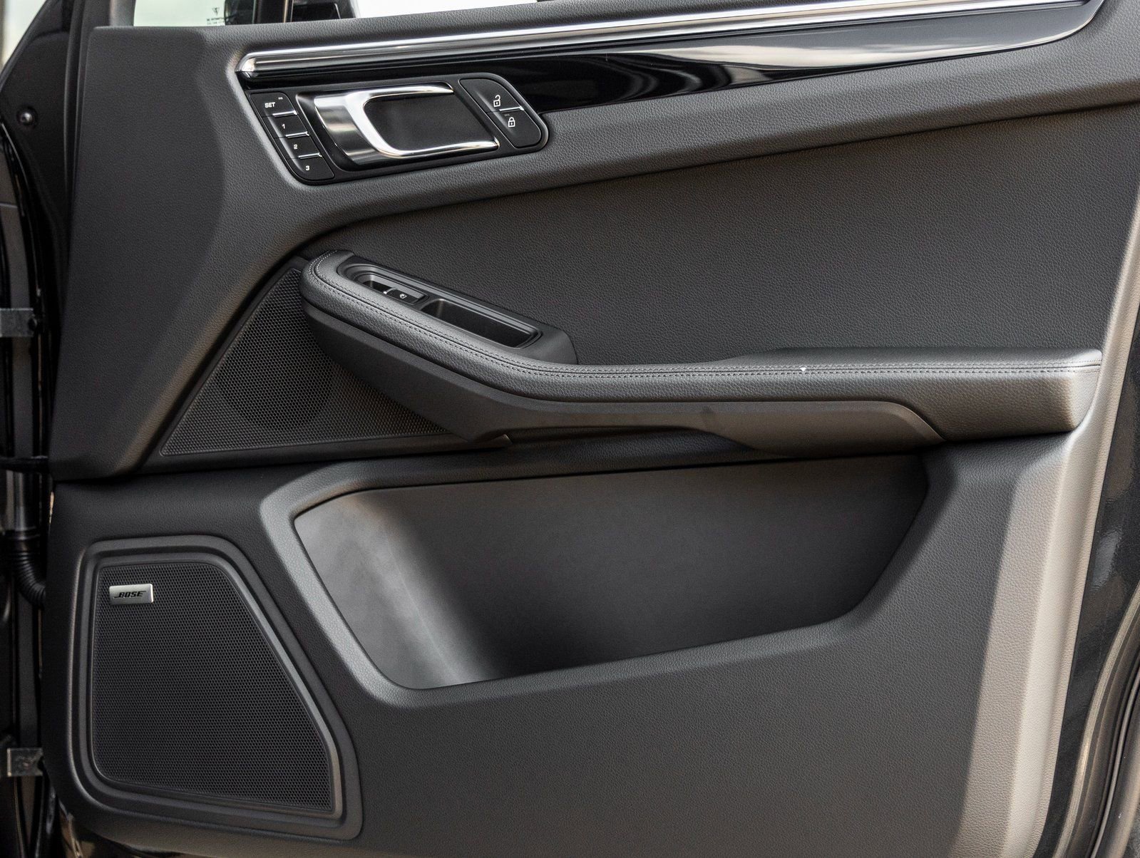 Used 2026 Porsche Macan image 41