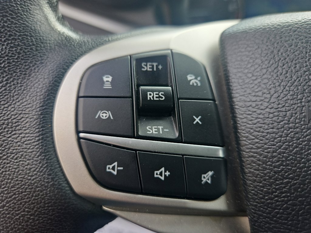 Used 2022 Ford Explorer XLT w/ Equipment Group 202A RWD image 12