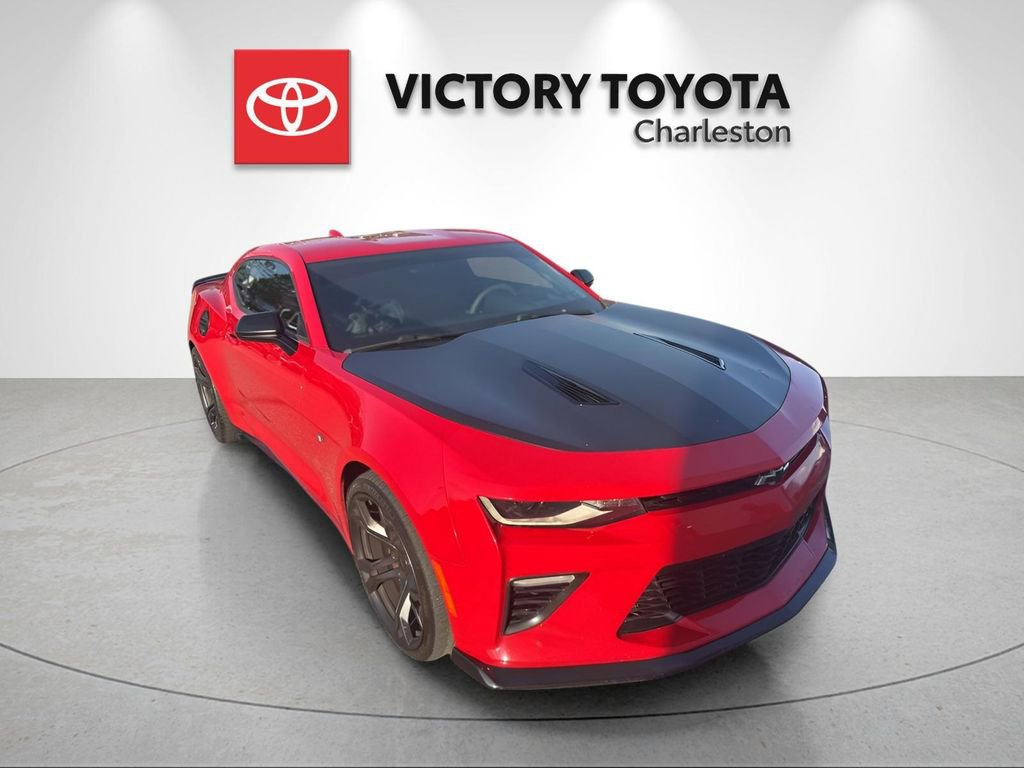 Used 2018 Chevrolet Camaro SS RWD image 2