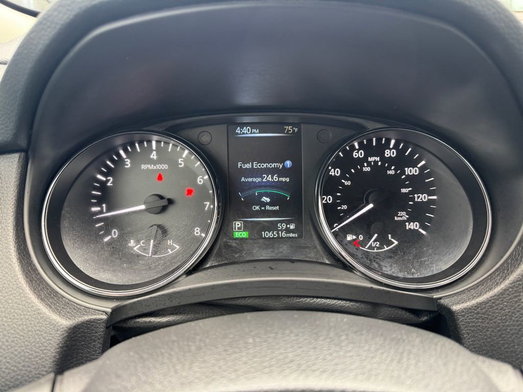 Used 2017 Nissan Rogue SL image 26