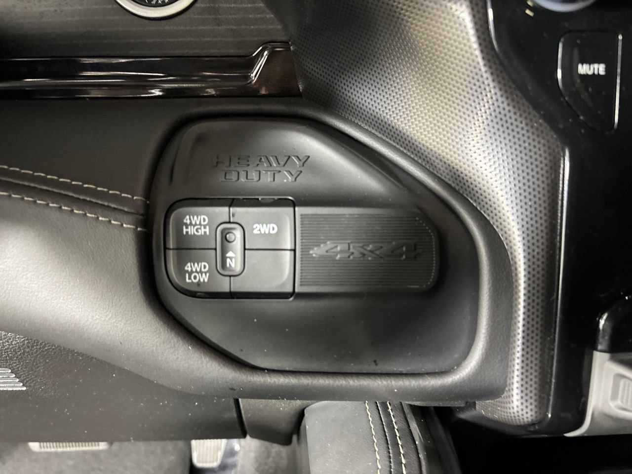 Used 2024 RAM 2500 Limited AWD/4WD image 16