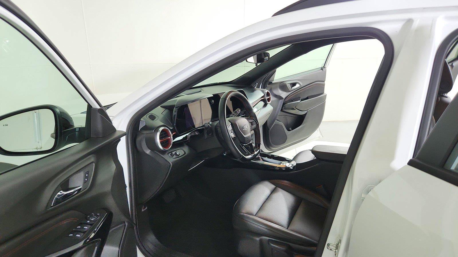 Used 2024 Chevrolet Trax RS w/ Driver Confidence Package FWD image 16