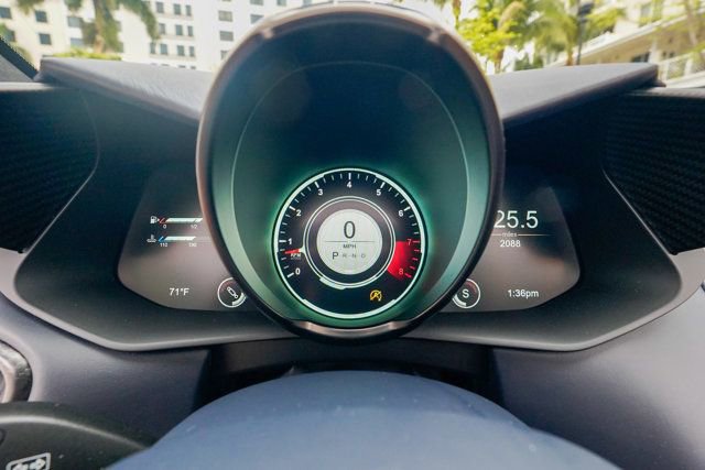 Used 2023 Aston Martin V12 Vantage Roadster RWD image 70