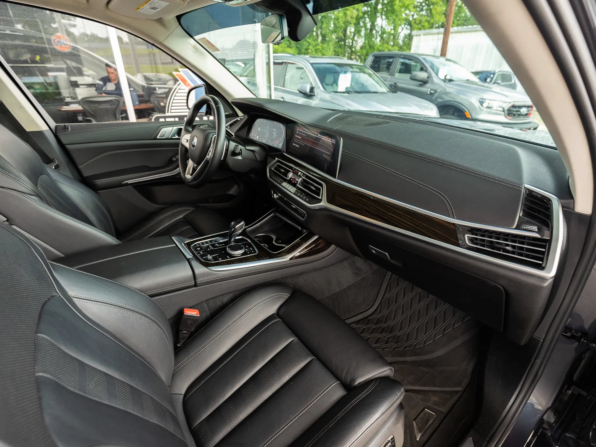 Used 2022 BMW X7 xDrive40i w/ Premium Package AWD/4WD image 22