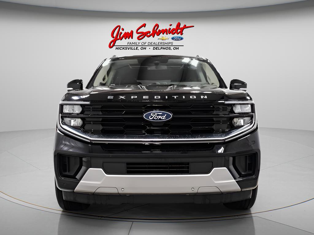 Used 2025 Ford Expedition Platinum AWD/4WD image 2