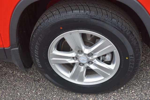 Certified 2018 Chevrolet Trax LT w/ Sun & Sound Package AWD/4WD image 12