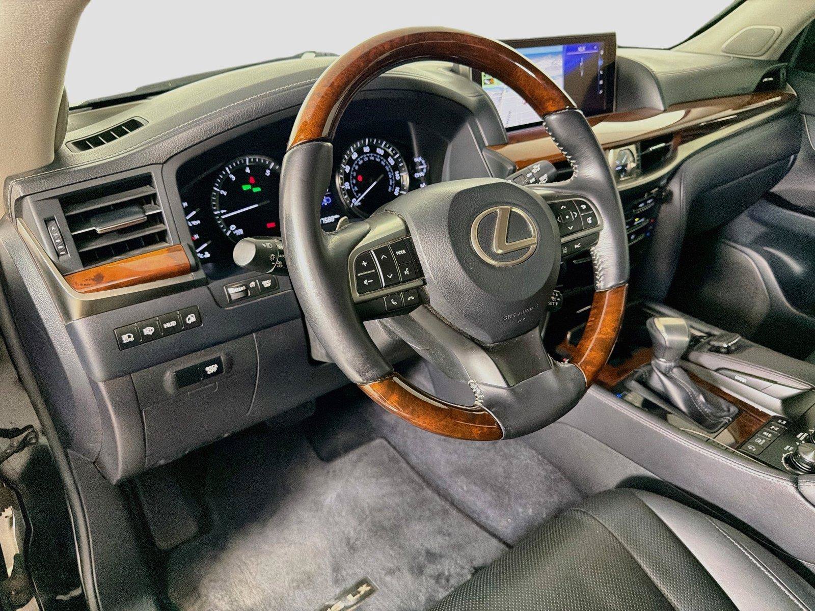 Used 2016 Lexus LX 570 4WD w/ Luxury Package image 9