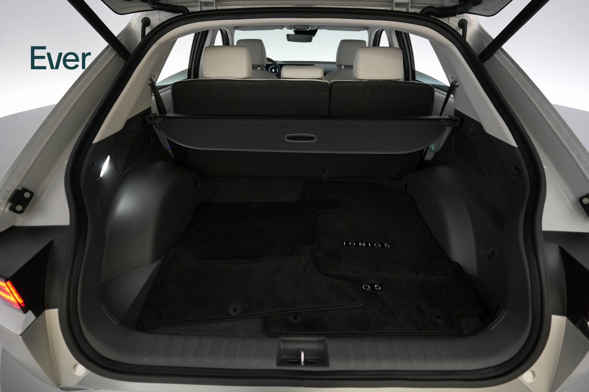 Used 2025 Hyundai Ioniq 5 Limited image 26