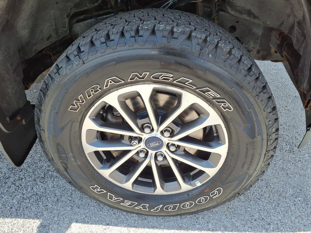 Used 2020 Ford F150 XLT w/ Equipment Group 302A Luxury AWD/4WD image 9
